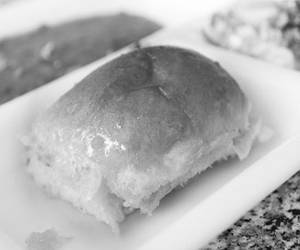 Extra Butter Pav (1 Pcs)