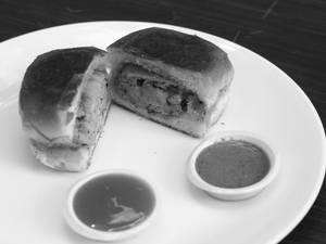 Butter Vada Pav (1 Pc)