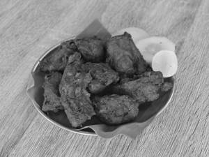 Chicken Kebab [8 pcs](served with onions)