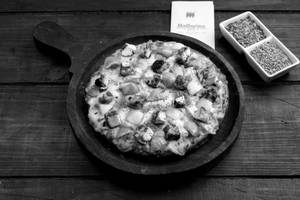 Paneer Tikka Pizza