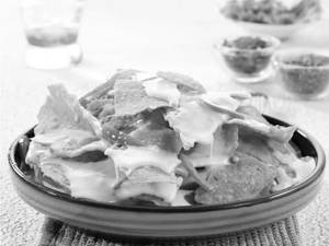 Nachos With Cheese Sauce