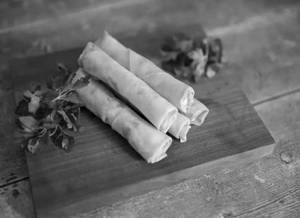 Spinach Chese And Corn Cigar Roll