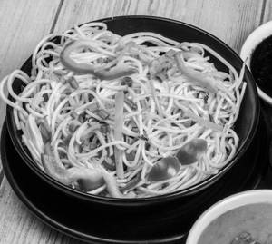 Veg Hakka Noodles