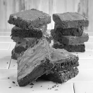 EGGLESS DOUBLE FUDGE