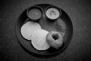 2 Idly 1 Vada