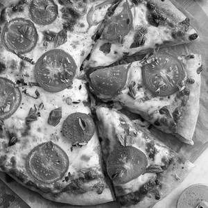 Tomato Onion & Cheese Pizza [8 Inches]