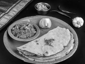 Bharit Bhakri & Thecha