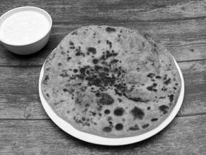 Aloo Paratha ( 2 Pcs )+ Dahi 