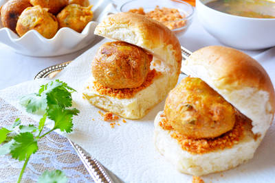 Vadapav King in Avas Vikas Colony Agra | Order Food Online | Swiggy