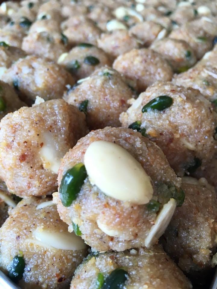 Thaggu Ke Laddoo