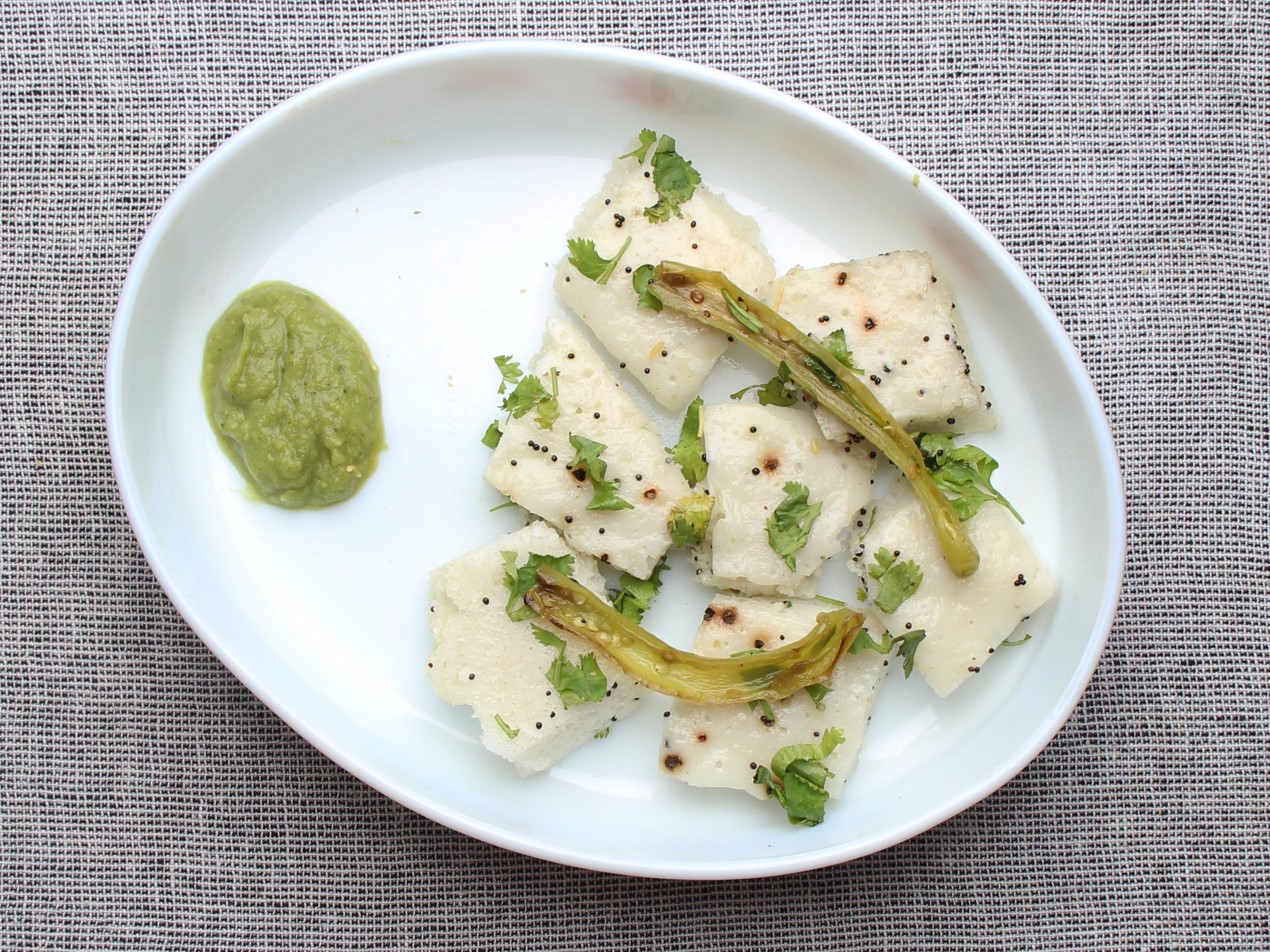 Special Amdavadi Naylon Khaman